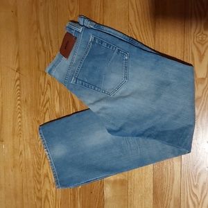 HUGO BOSS BOOT CUT JEANS SIZE 32 X 30 LIGHT FADED